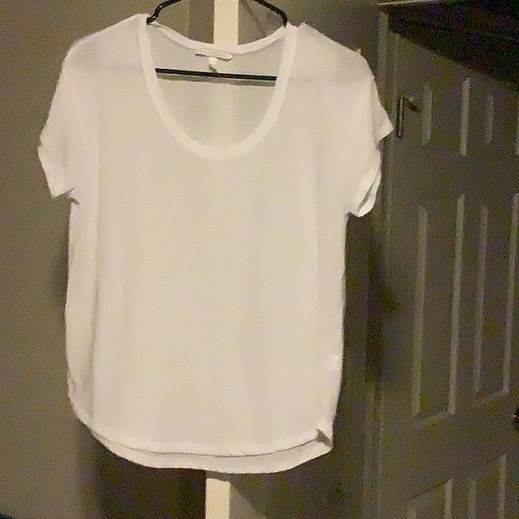Not so basic white tee! - Picture 5 of 6